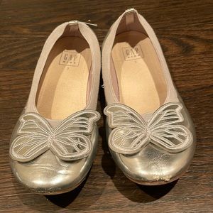 Gap dress shoes (size 3)